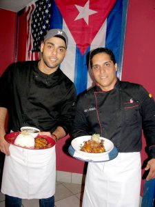 Los hermanos Jorge y Juan Ricardo Morales son los chefs de Nini’s Cuban Restaurant ubicado en 147 Fifth Ave., en Indialantic.